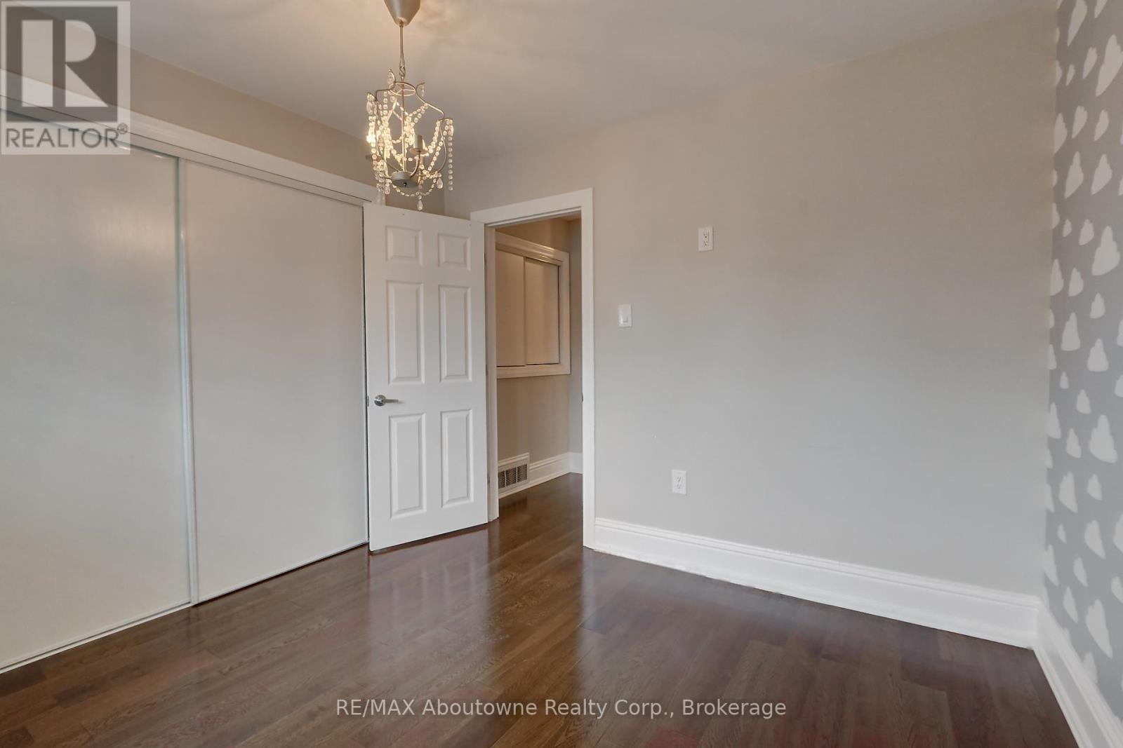 255 Wales Crescent, Oakville, Ontario  L6L 3X8 - Photo 28 - W12150327