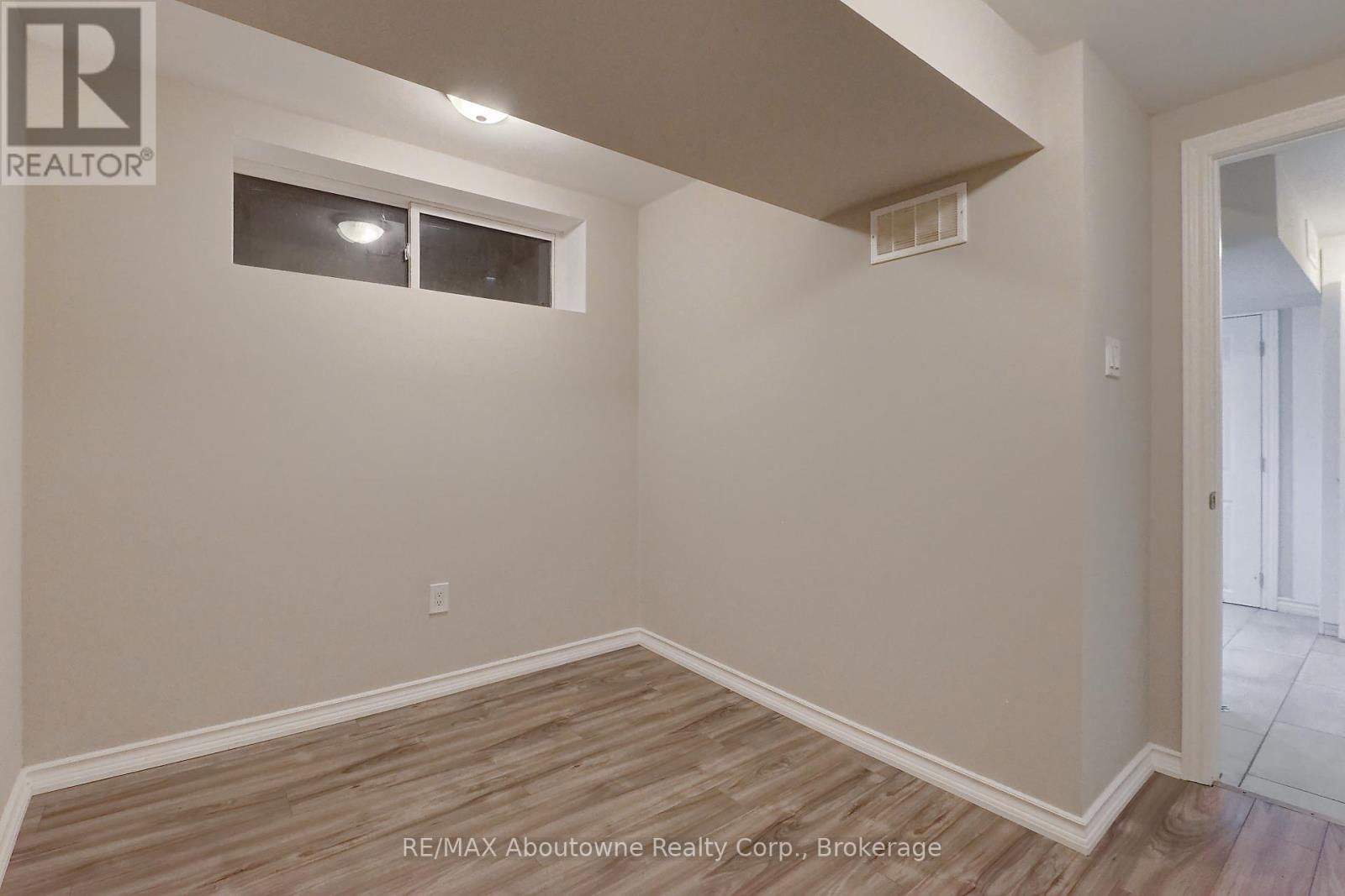 255 Wales Crescent, Oakville, Ontario  L6L 3X8 - Photo 41 - W12150327
