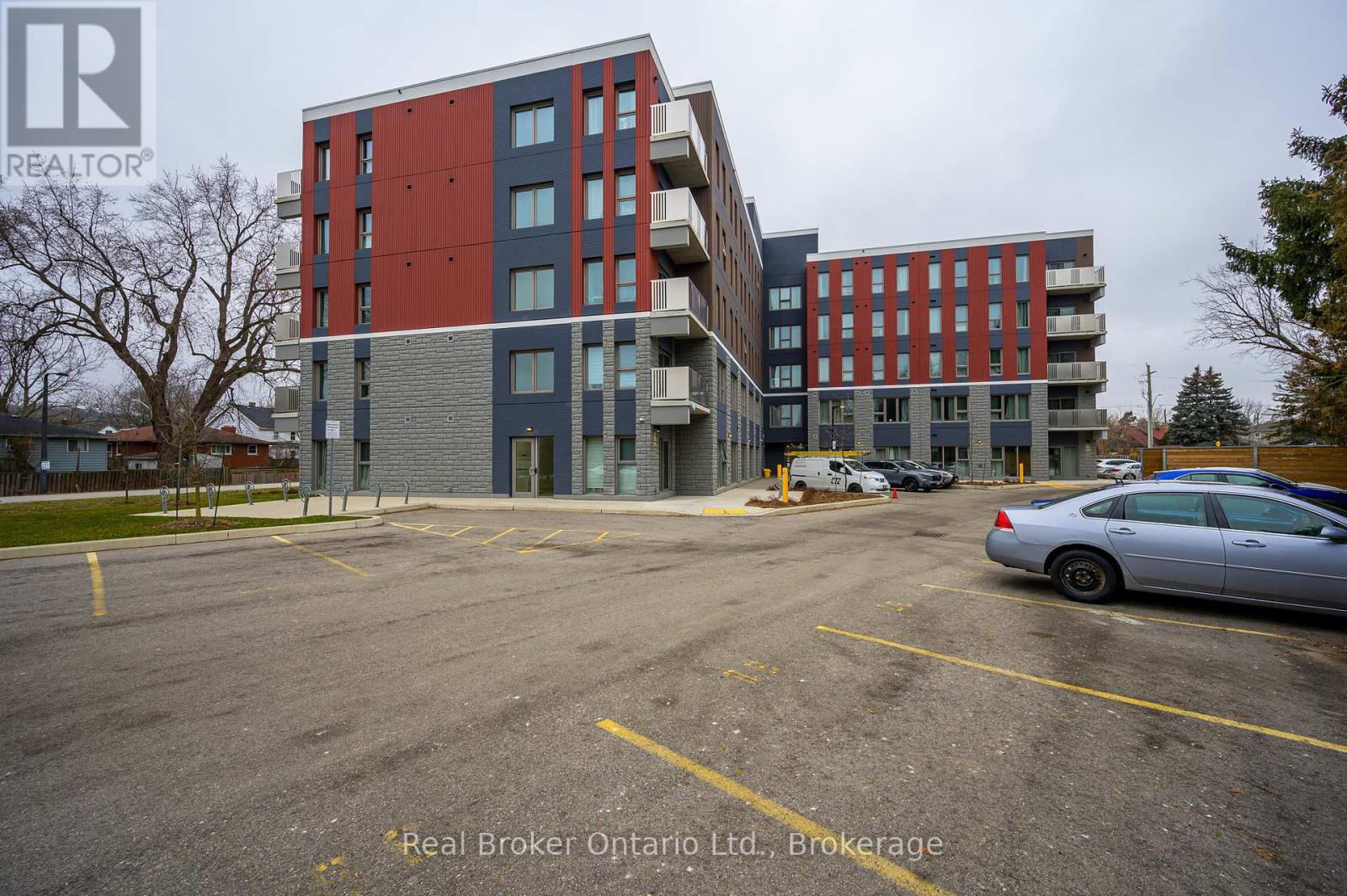 111 - 77 Leland Street, Hamilton, Ontario  L8S 3A1 - Photo 3 - X12150444