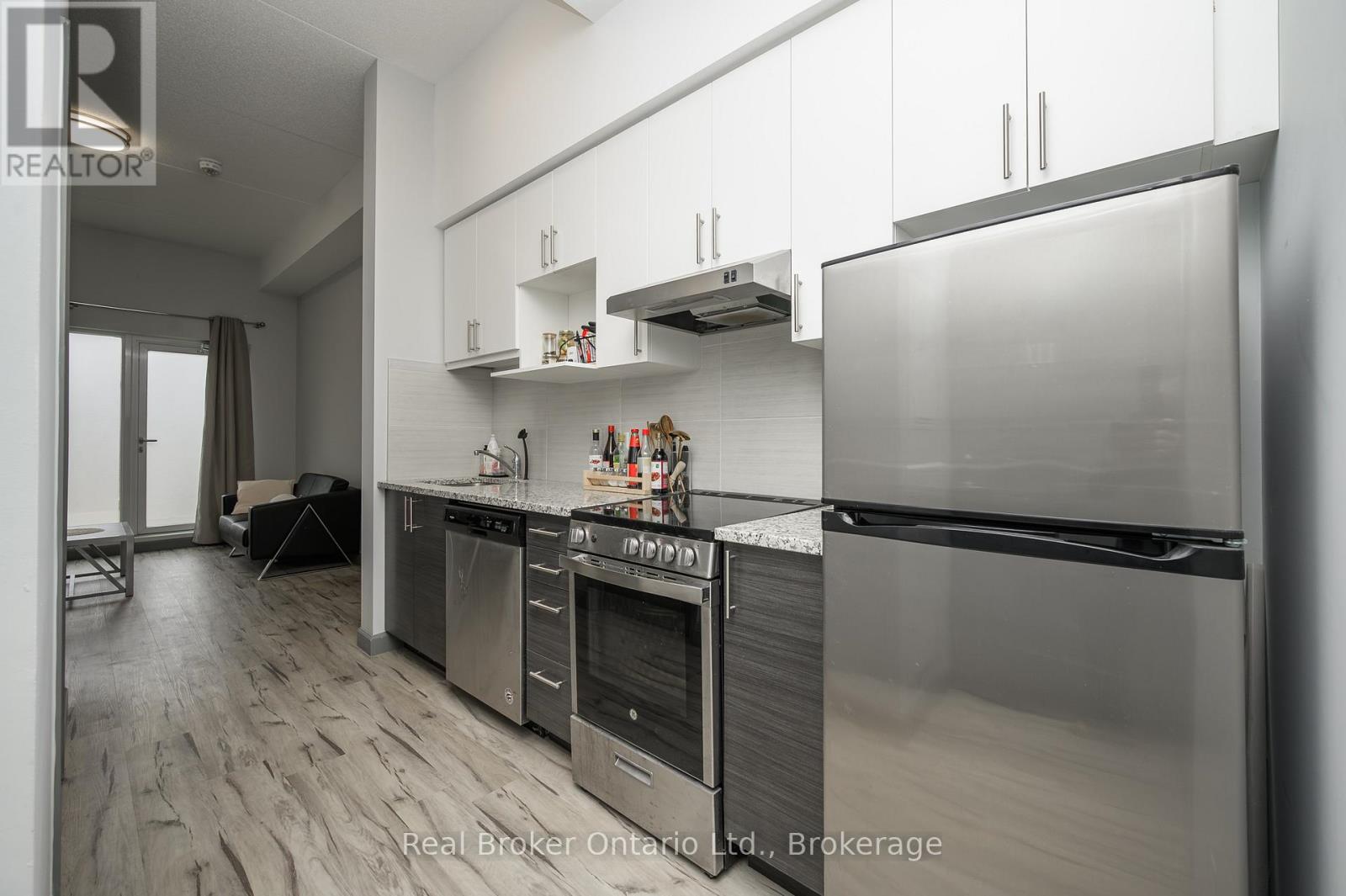 111 - 77 Leland Street, Hamilton, Ontario  L8S 3A1 - Photo 7 - X12150444
