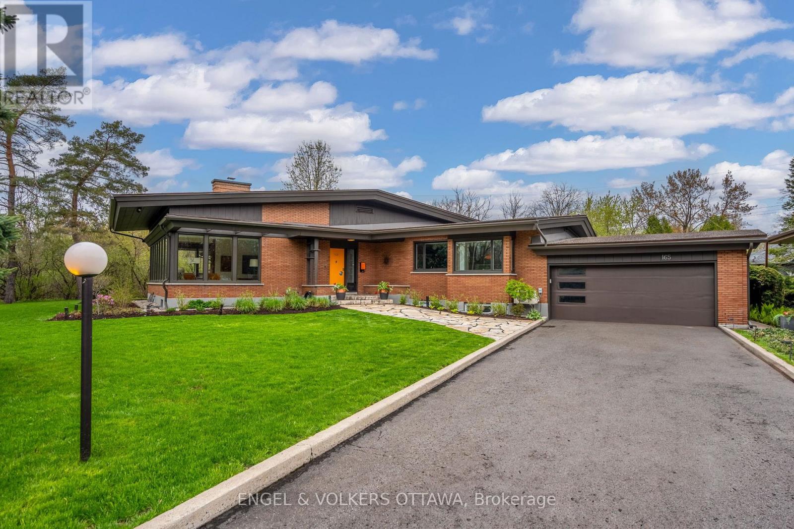 Property at 165 ISLAND PARK DRIVE image 1
