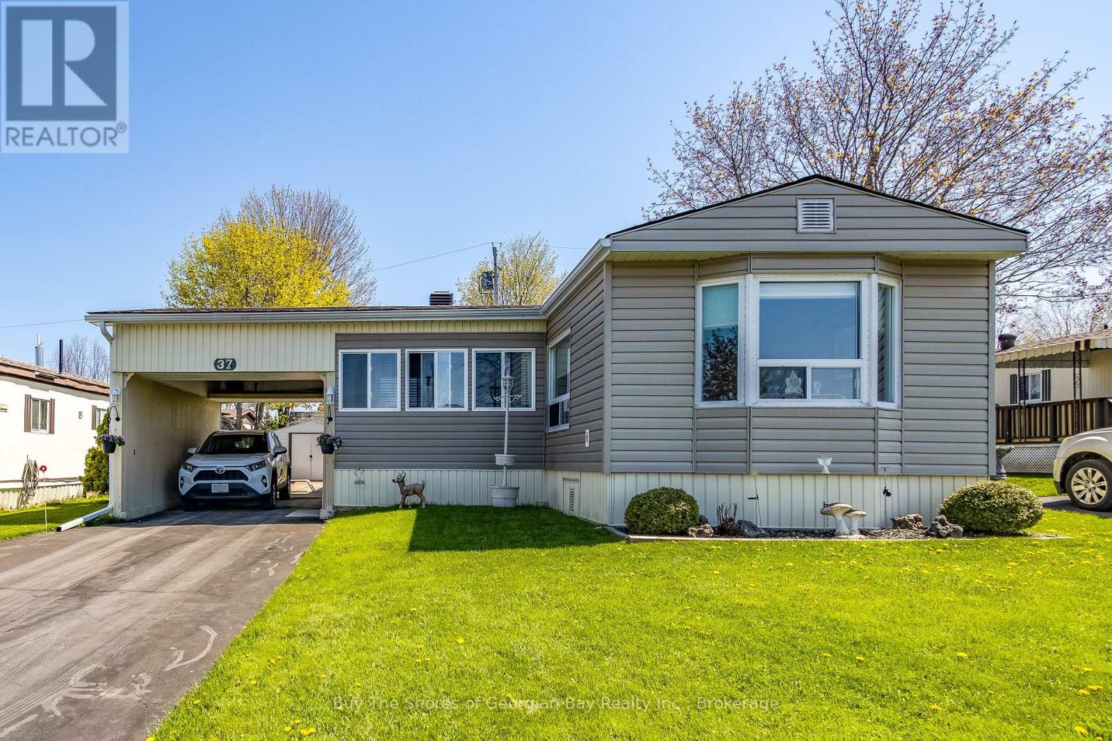 Property at 37 NORTHLAND ROAD image 1
