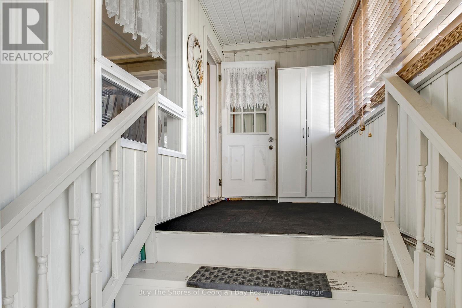 Property at 37 NORTHLAND ROAD image 3