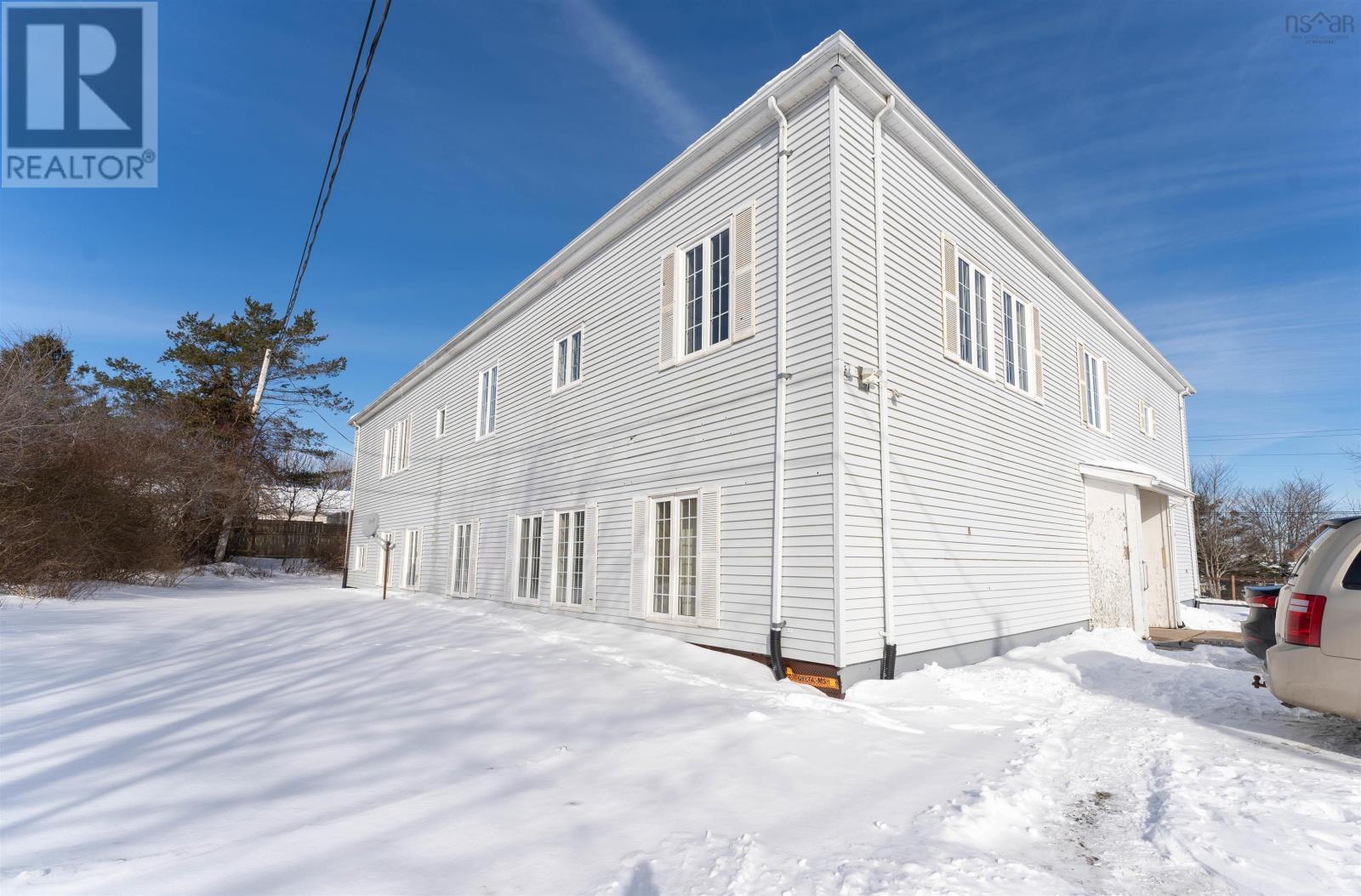 127-140-142-144 Third Avenue, 127 Third, Digby, Nova Scotia  B0V 1A0 - Photo 2 - 202502304