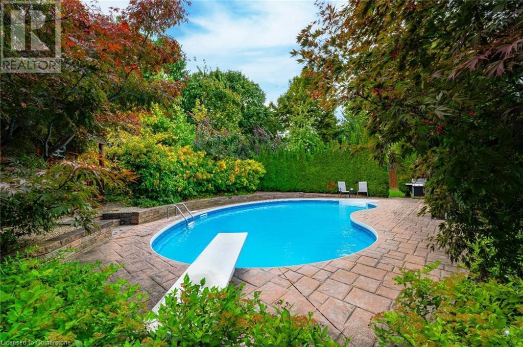 Property at 52 BOND Court image 4