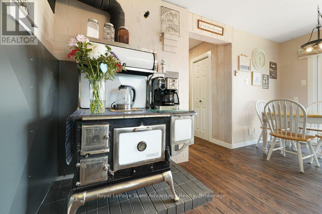 25 Bradley Road, Seguin, Ontario  P2A 0B6 - Photo 14 - X12150319