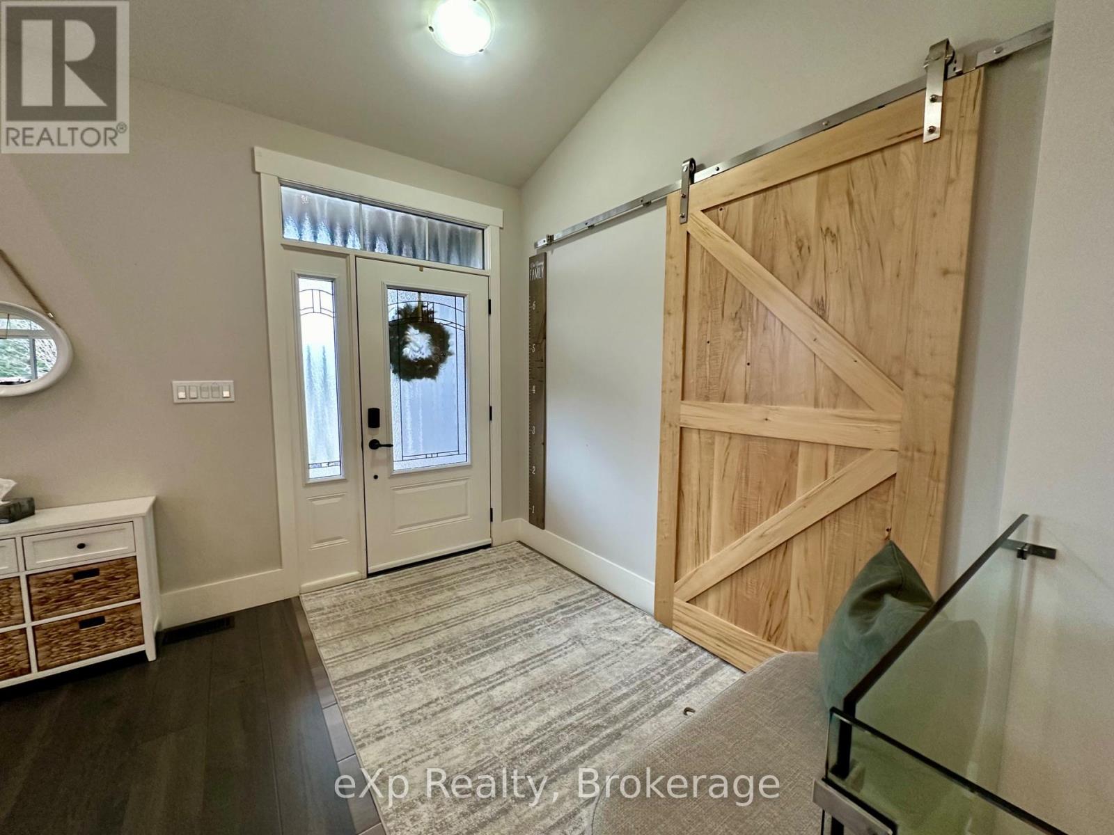 Property at 10 WOODSTREAM DRIVE image 4