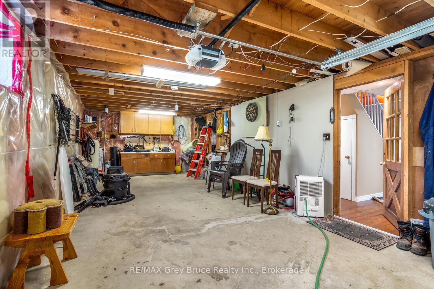 136 Maple Drive, Northern Bruce Peninsula, Ontario  N0H 1Z0 - Photo 22 - X12150411