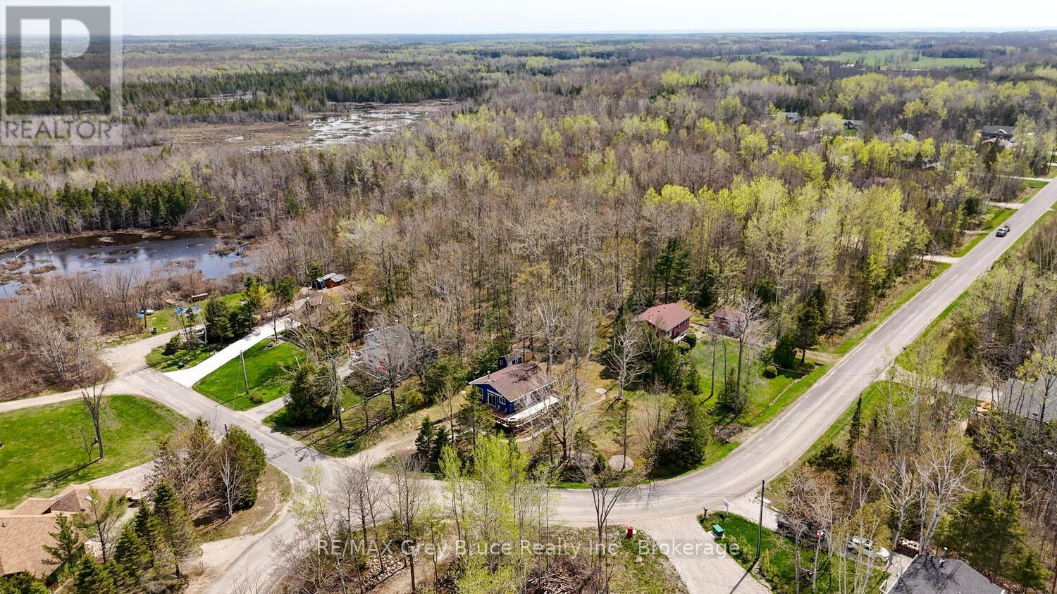 136 Maple Drive, Northern Bruce Peninsula, Ontario  N0H 1Z0 - Photo 30 - X12150411