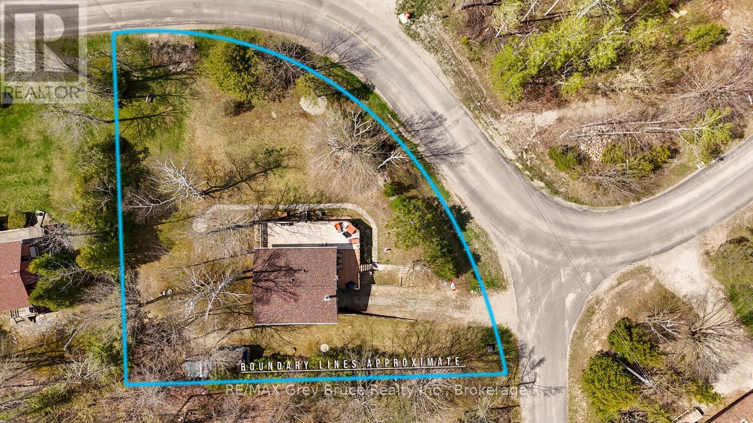 136 Maple Drive, Northern Bruce Peninsula, Ontario  N0H 1Z0 - Photo 34 - X12150411