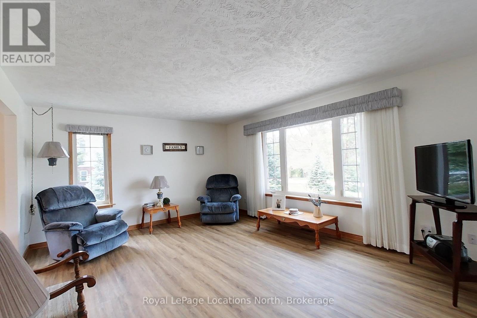 30 Pine Tree Drive, South Bruce Peninsula, Ontario N0H 1P0 - Photo 14 - X12150422