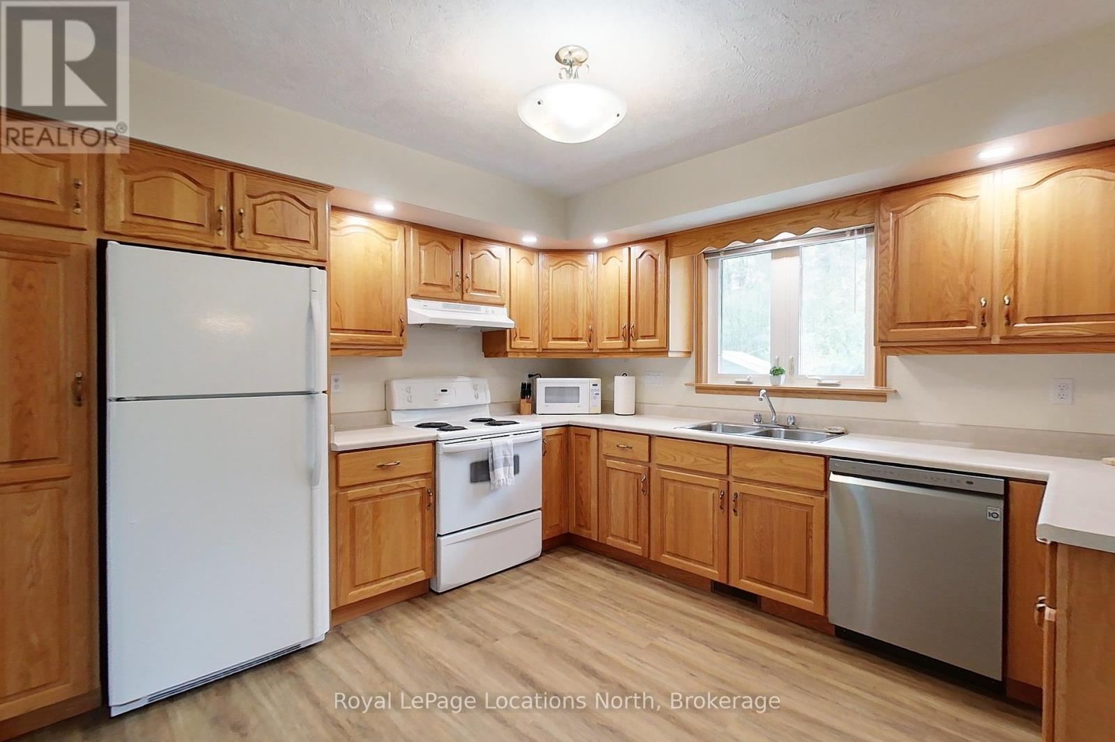 30 Pine Tree Drive, South Bruce Peninsula, Ontario N0H 1P0 - Photo 19 - X12150422