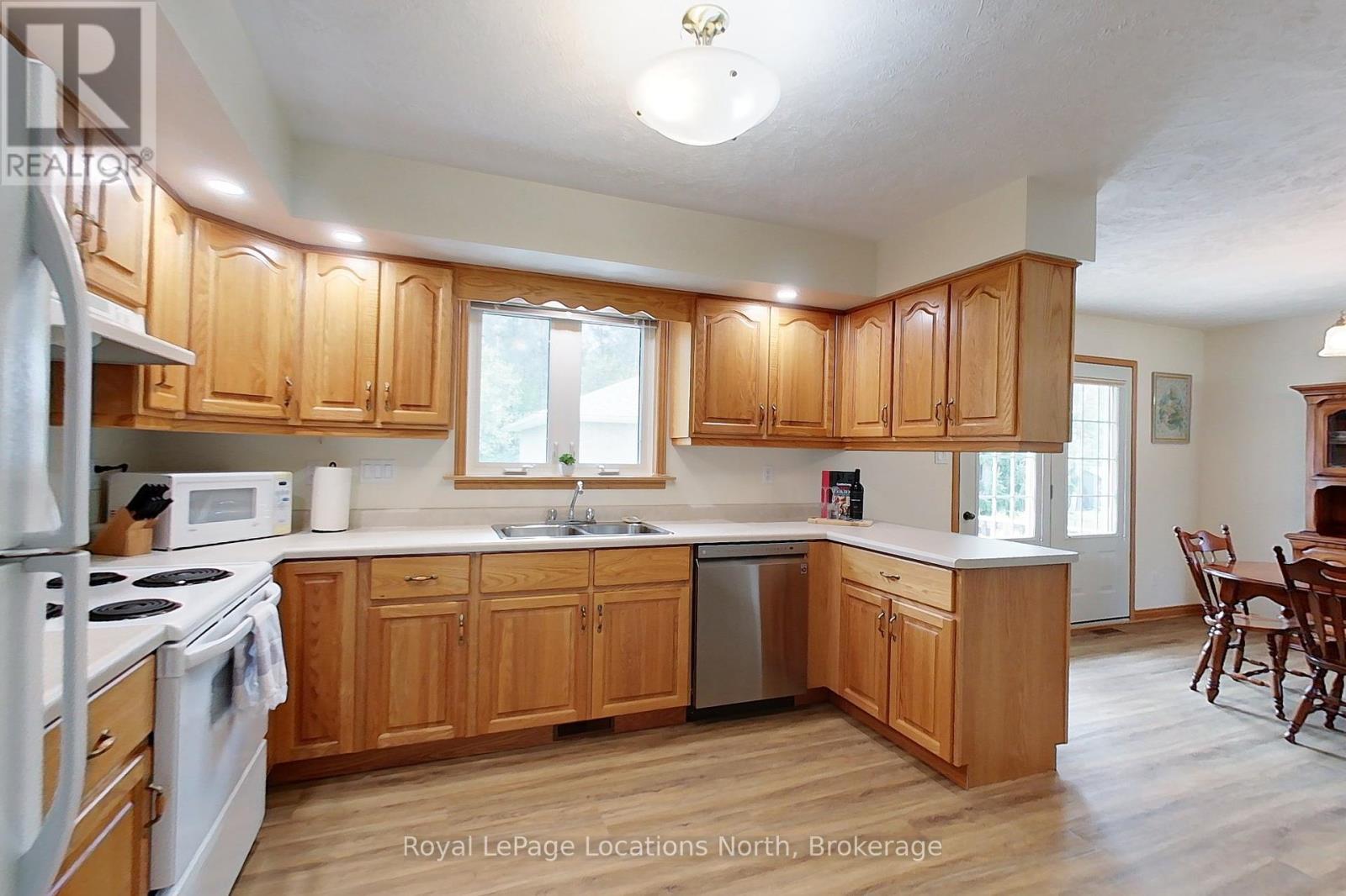 30 Pine Tree Drive, South Bruce Peninsula, Ontario N0H 1P0 - Photo 20 - X12150422