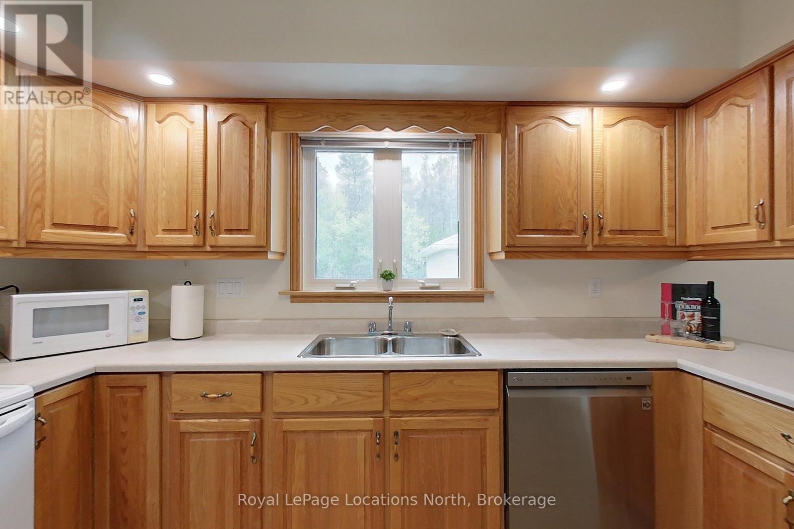30 Pine Tree Drive, South Bruce Peninsula, Ontario N0H 1P0 - Photo 21 - X12150422