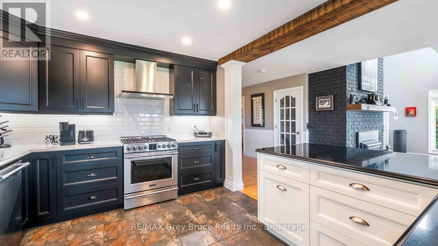 151 Grandore Street W, Georgian Bluffs, Ontario  N0H 2T0 - Photo 24 - X12150532