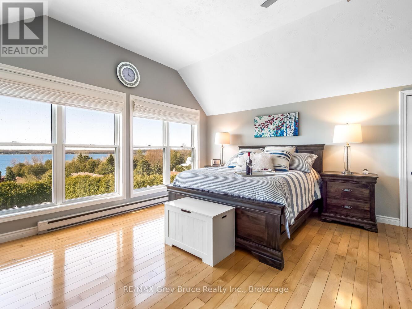 151 Grandore Street W, Georgian Bluffs, Ontario  N0H 2T0 - Photo 31 - X12150532