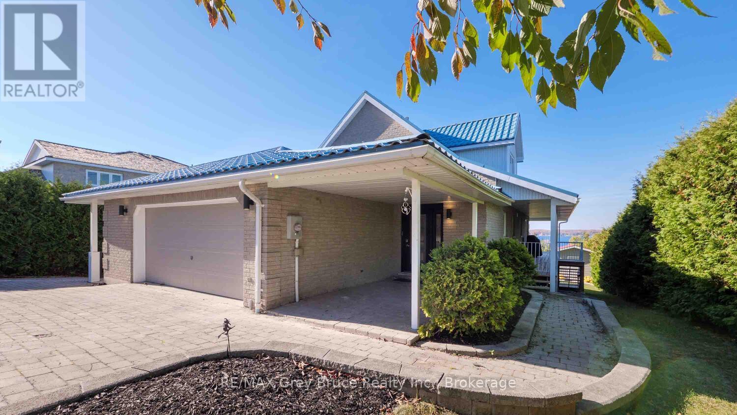 151 Grandore Street W, Georgian Bluffs, Ontario  N0H 2T0 - Photo 6 - X12150532