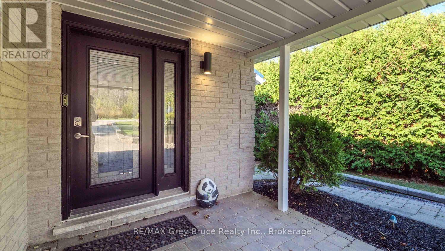151 Grandore Street W, Georgian Bluffs, Ontario  N0H 2T0 - Photo 7 - X12150532
