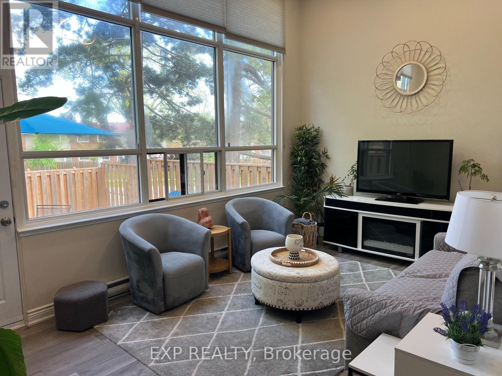 216 - 180 Mississauga Valley Boulevard, Mississauga, Ontario  L5A 3M2 - Photo 10 - W12132078