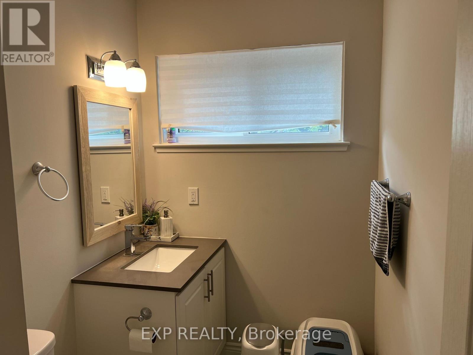 216 - 180 Mississauga Valley Boulevard, Mississauga, Ontario  L5A 3M2 - Photo 15 - W12132078