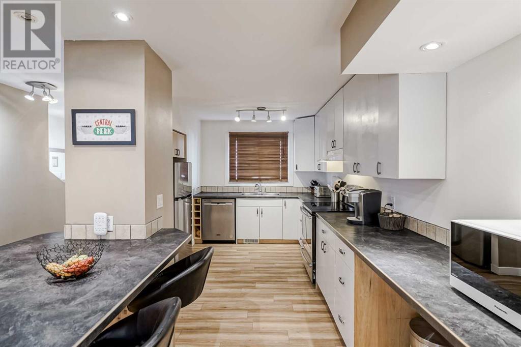 Property at 114, 4810 40 Avenue SW image 2