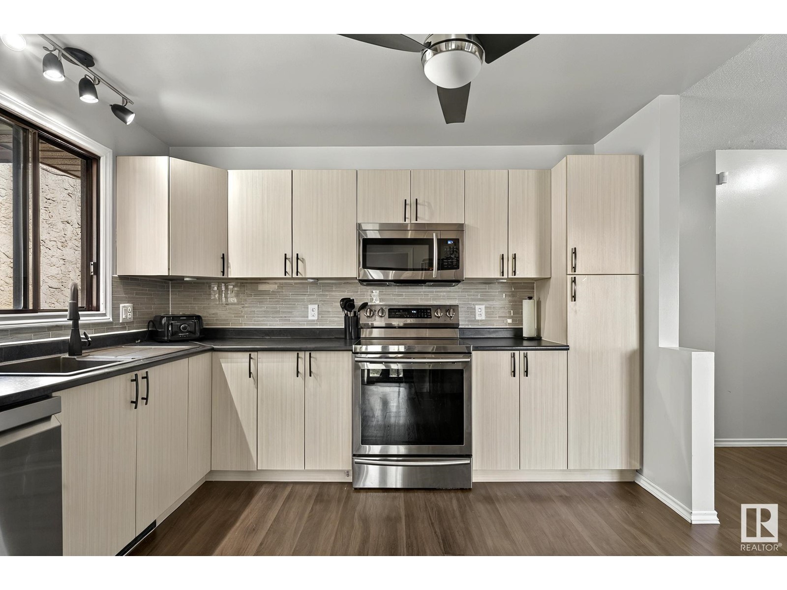 5931 10 Av Nw, Edmonton, Alberta  T6L 3A5 - Photo 18 - E4436558