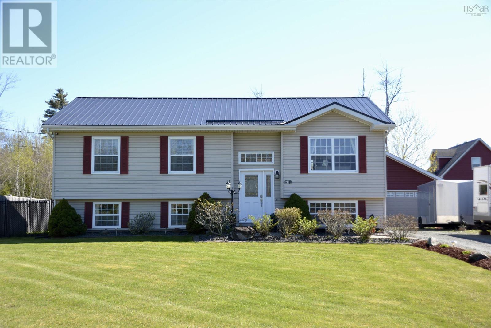 Property at 2401 Truro Road image 3