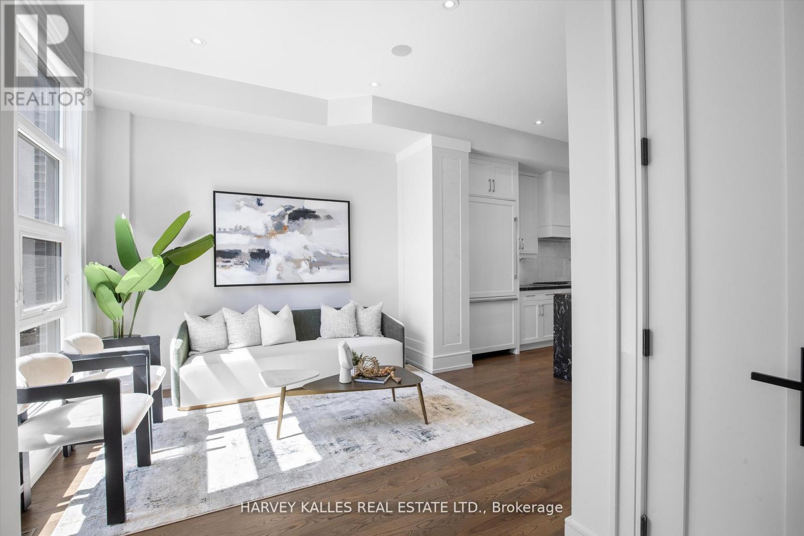 74 Woburn Avenue, Toronto, Ontario  M5M 1K6 - Photo 6 - C12150322