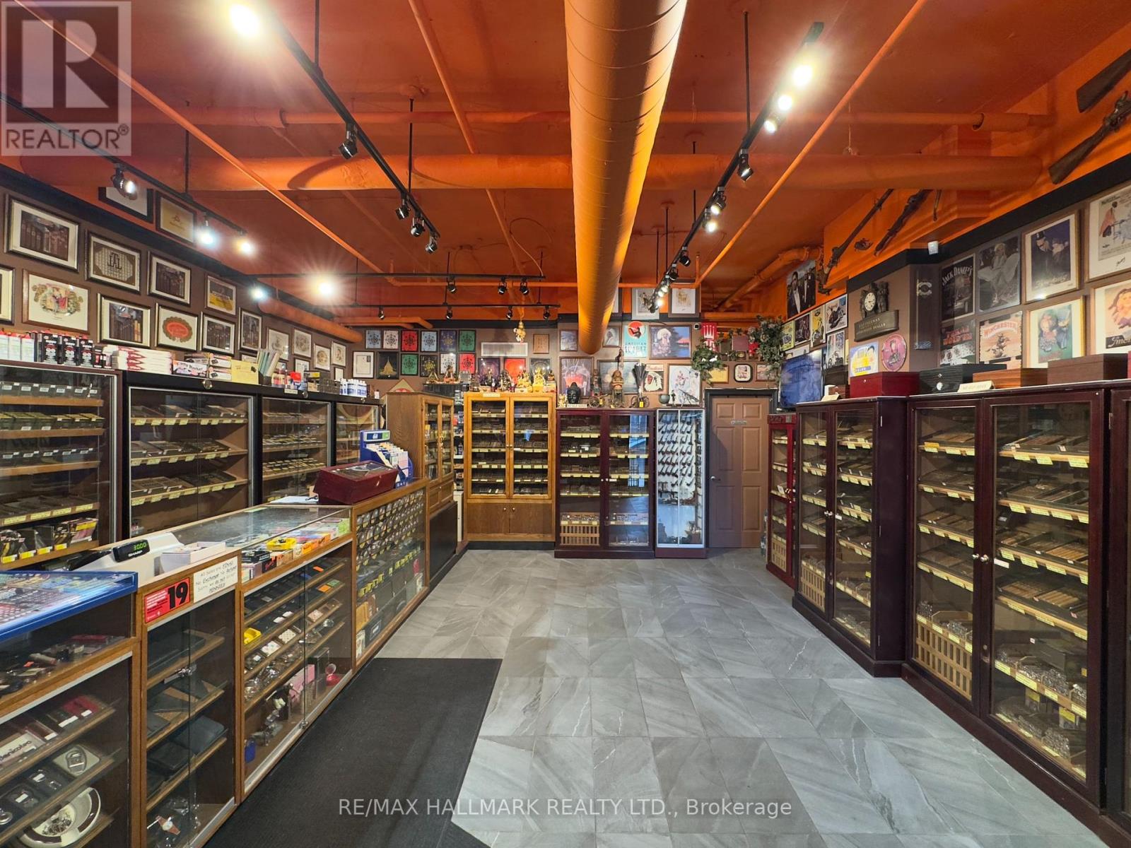 85 Mccaul Street N, Toronto, Ontario  M5T 2W7 - Photo 3 - C12150324