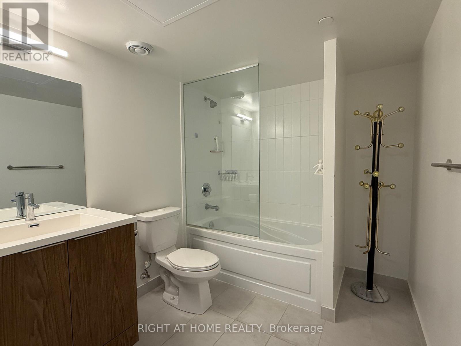 1116 - 60 Shuter Street, Toronto, Ontario  M5B 0B7 - Photo 10 - C12150339