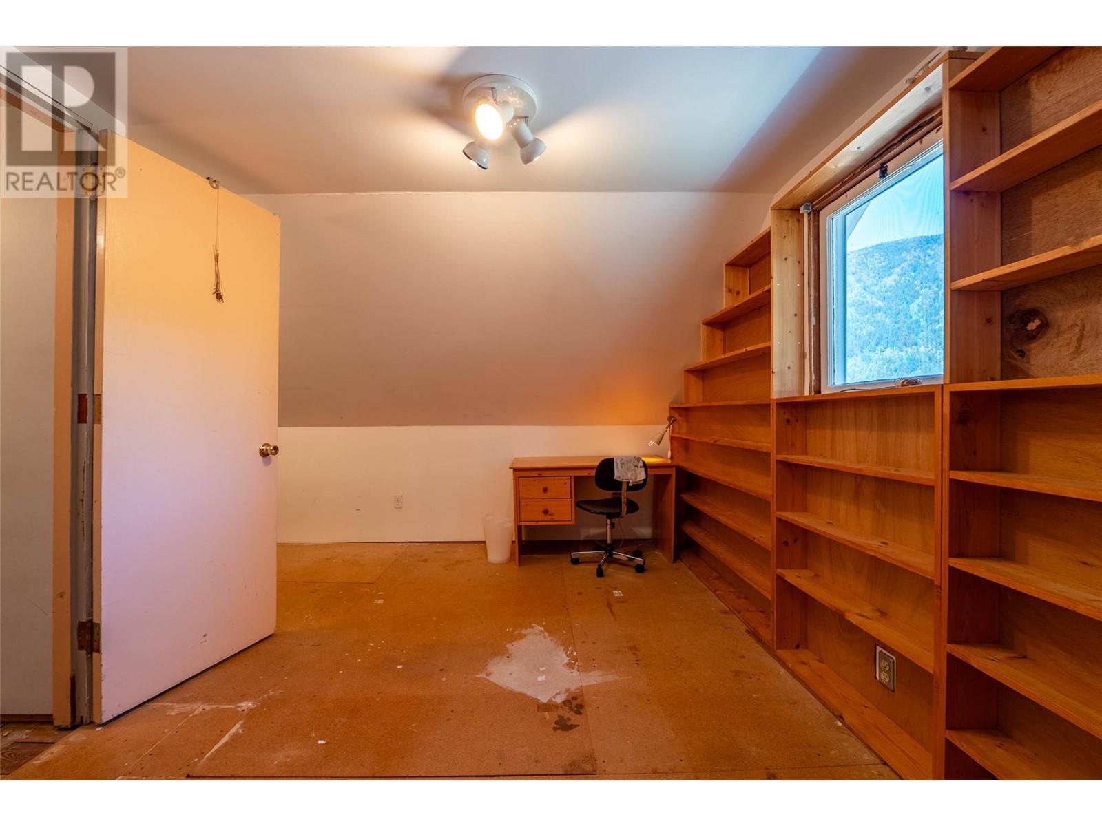 Property at 809 DAVIES Street image 1
