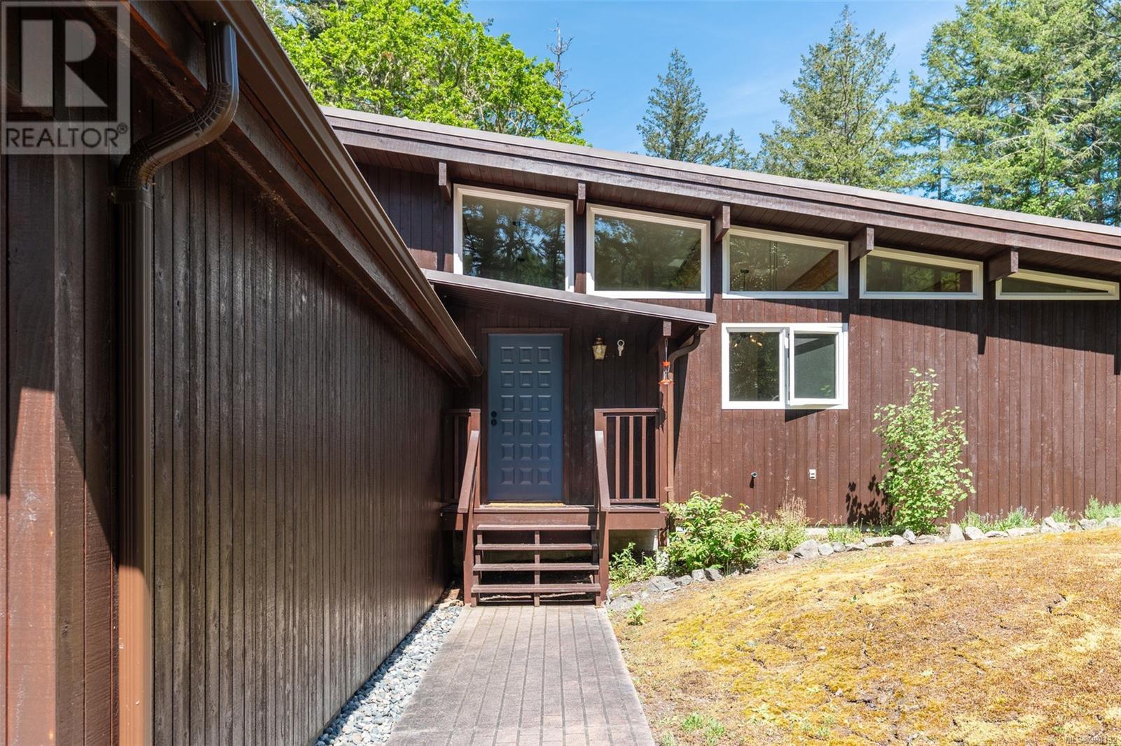 Property at 271 Trevlac Pl image 4