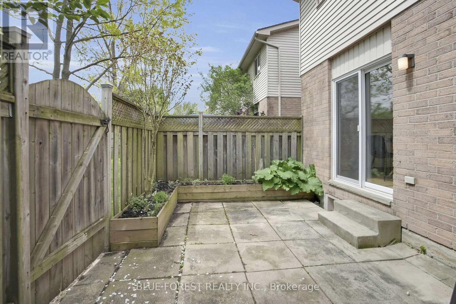 29 - 720 Deveron Crescent, London South, Ontario  N5Z 4W6 - Photo 14 - X12150603