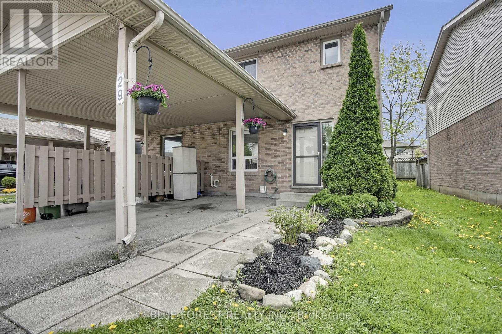 29 - 720 Deveron Crescent, London South (South T), Ontario  N5Z 4W6 - Photo 2 - X12150603