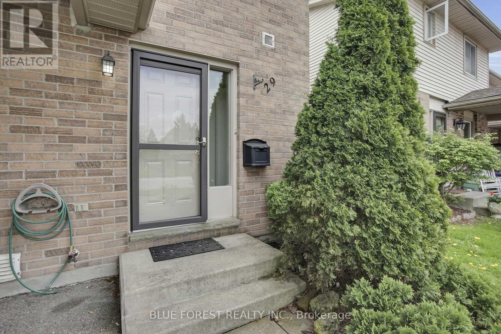 29 - 720 Deveron Crescent, London South (South T), Ontario  N5Z 4W6 - Photo 4 - X12150603