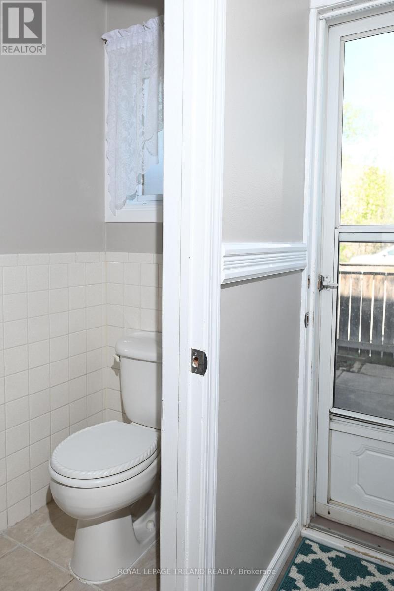 Property at 886 NOTRE DAME DRIVE image 5