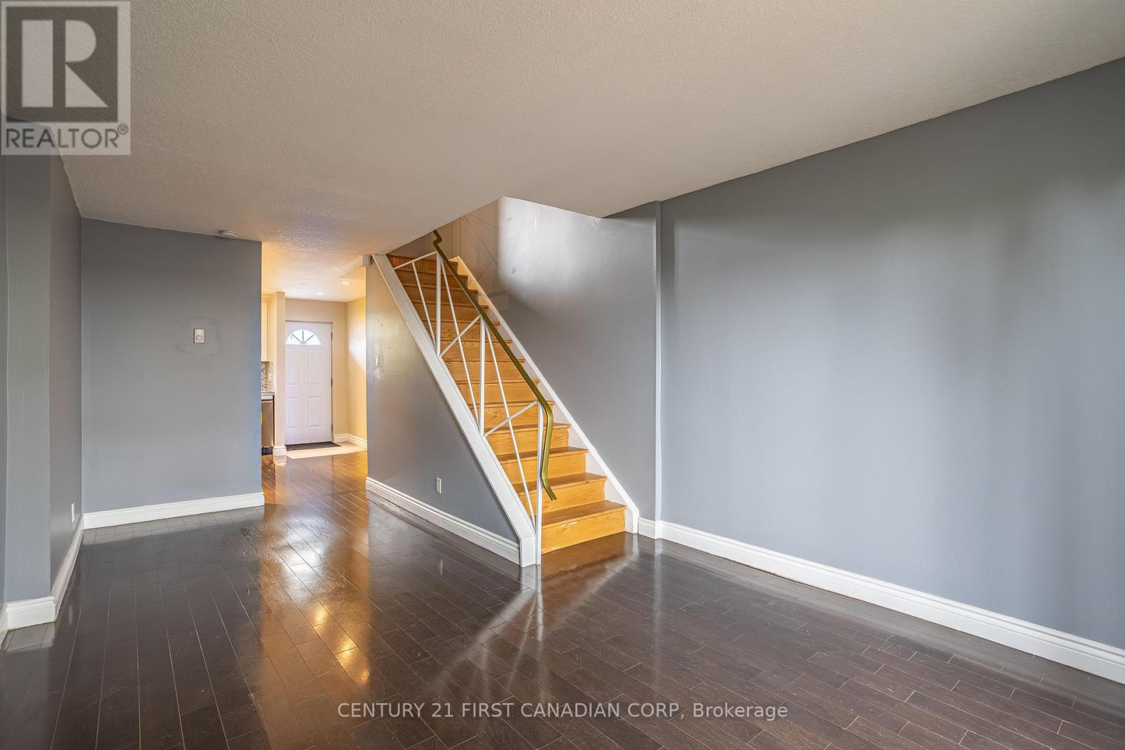 32 - 1919 Trafalgar Street, London East, Ontario  N5V 1A1 - Photo 11 - X12150617
