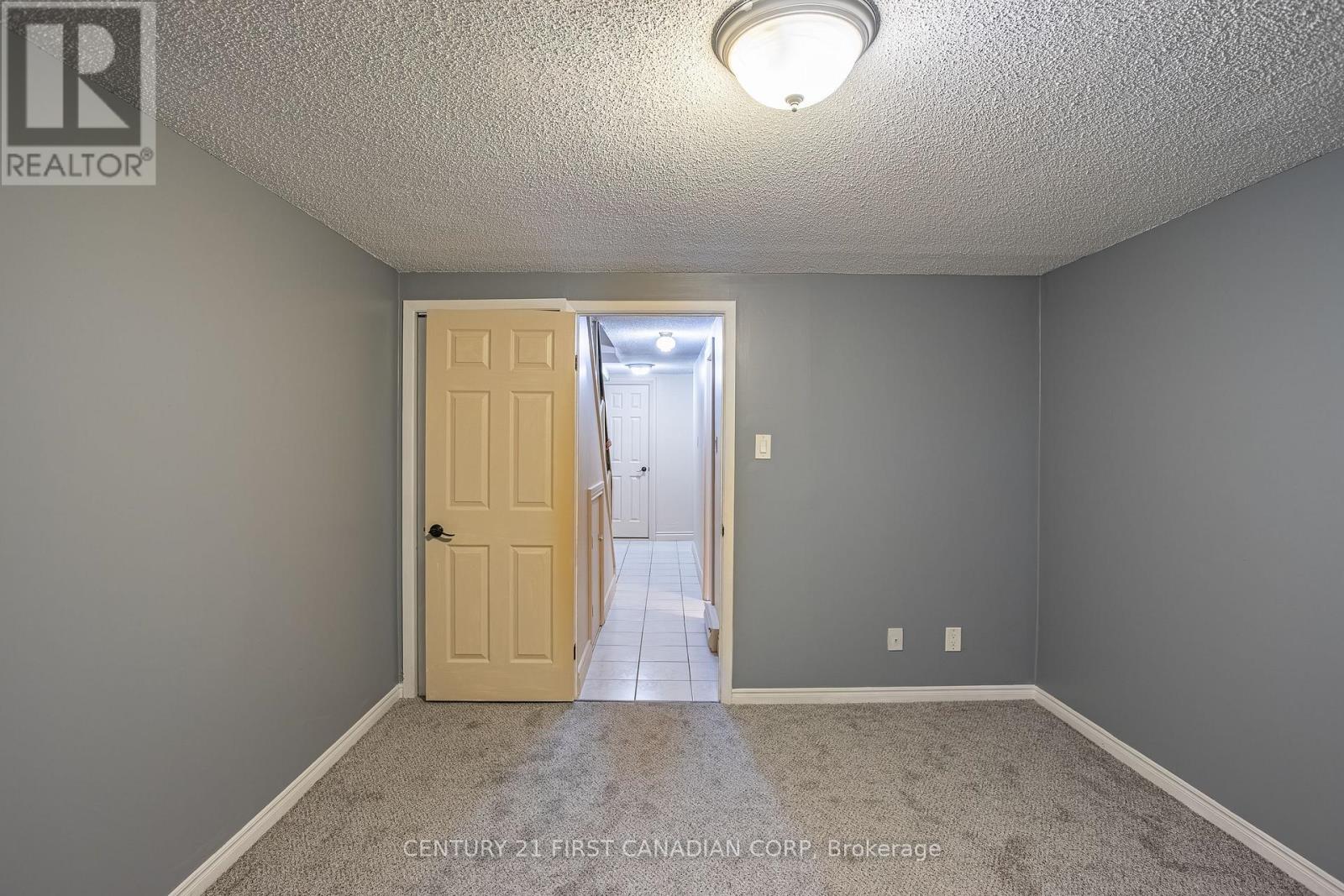 32 - 1919 Trafalgar Street, London East, Ontario  N5V 1A1 - Photo 23 - X12150617