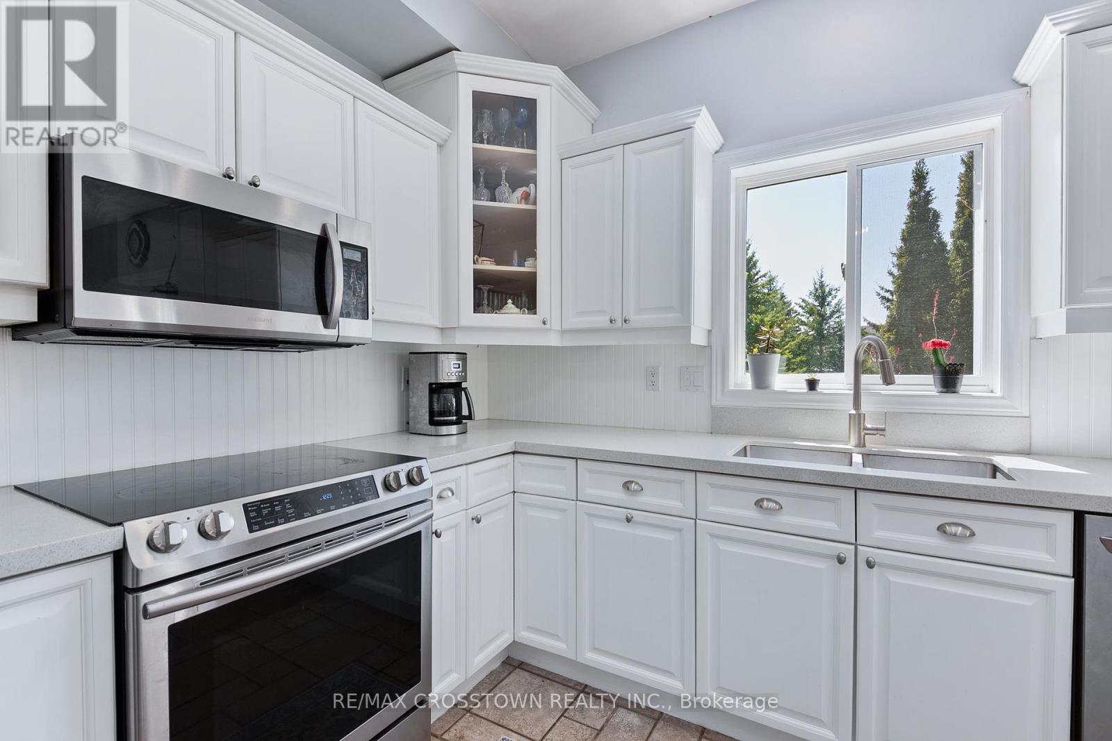 2 Evergreen Lane, Essa, Ontario  L0L 2N0 - Photo 15 - N12150345