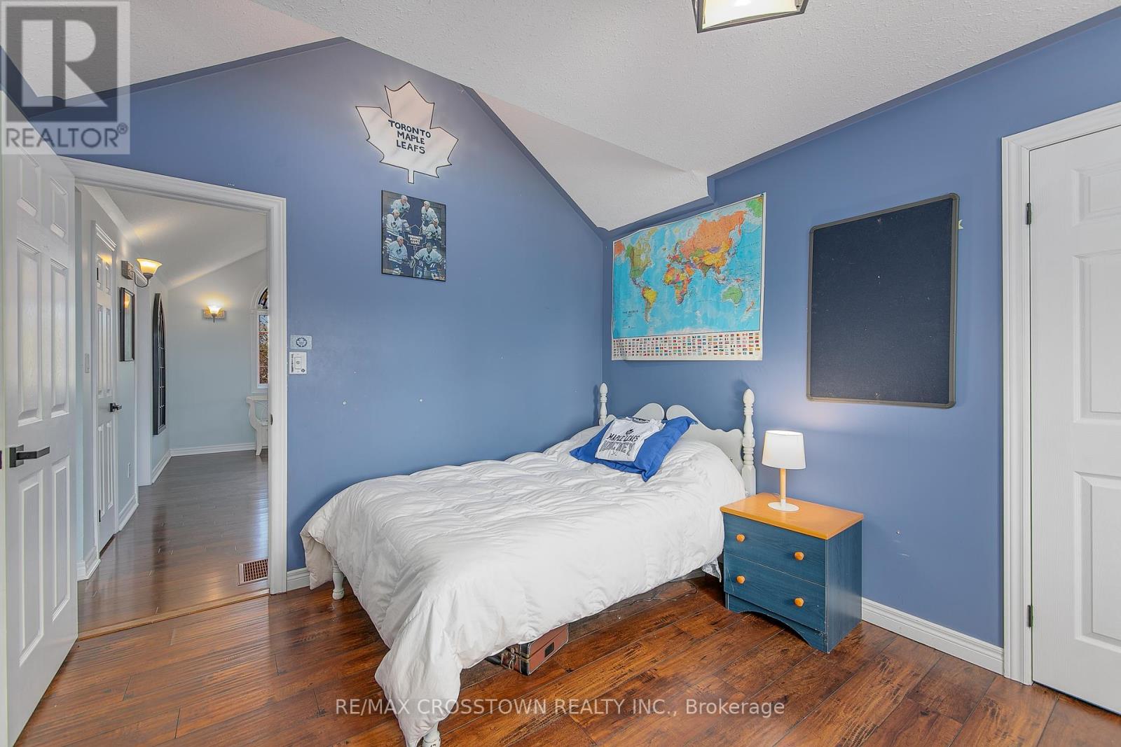 2 Evergreen Lane, Essa, Ontario  L0L 2N0 - Photo 33 - N12150345