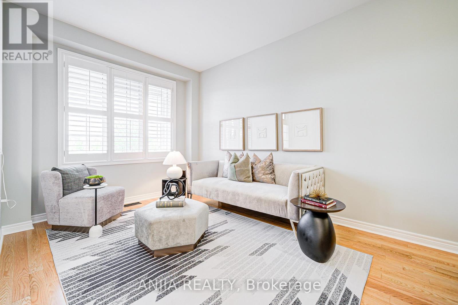 9 Desjardin Drive, Markham, Ontario  L6E 0K2 - Photo 7 - N12150464