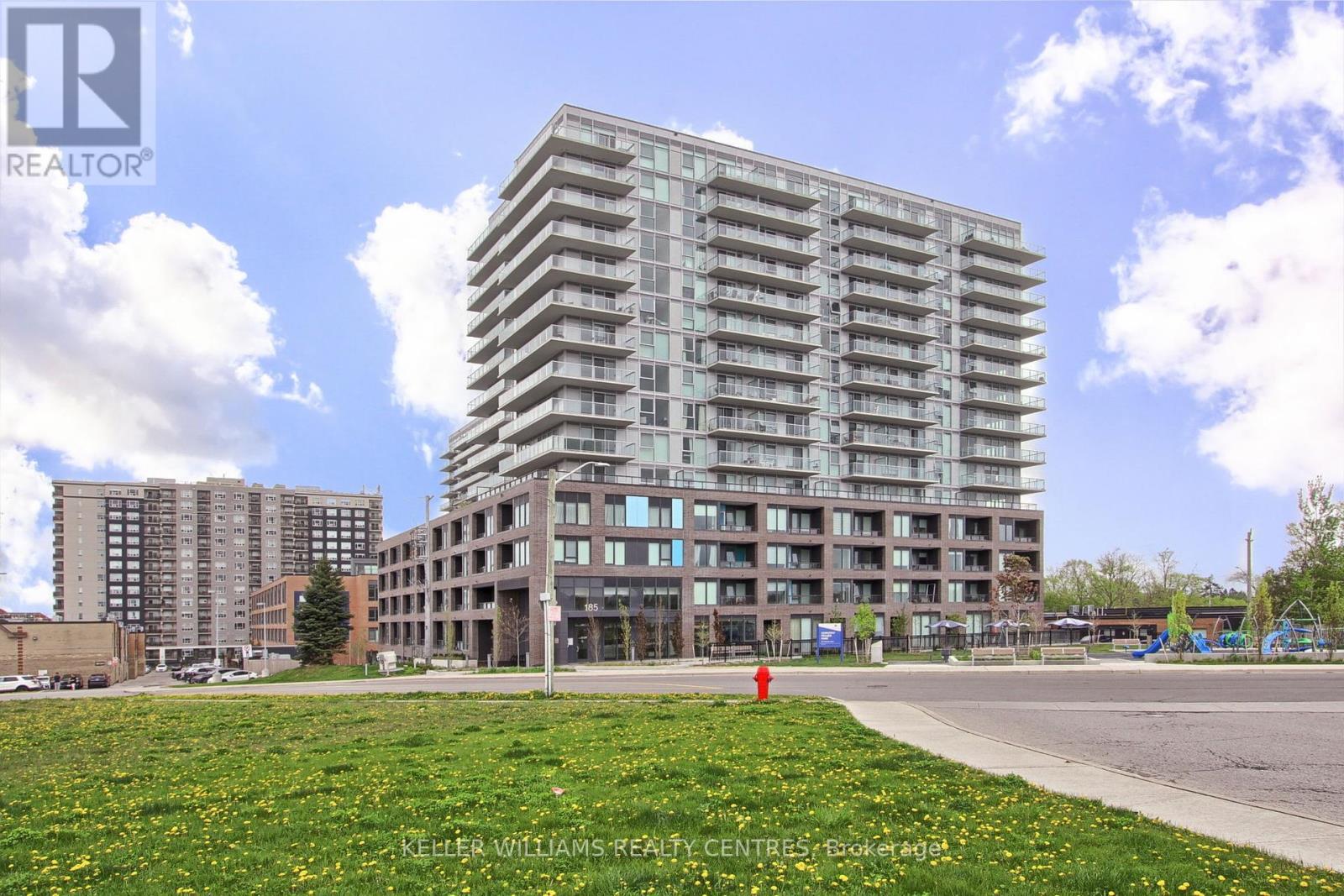419 - 185 Deerfield Road, Newmarket, Ontario  L3Y 0G7 - Photo 1 - N12150516