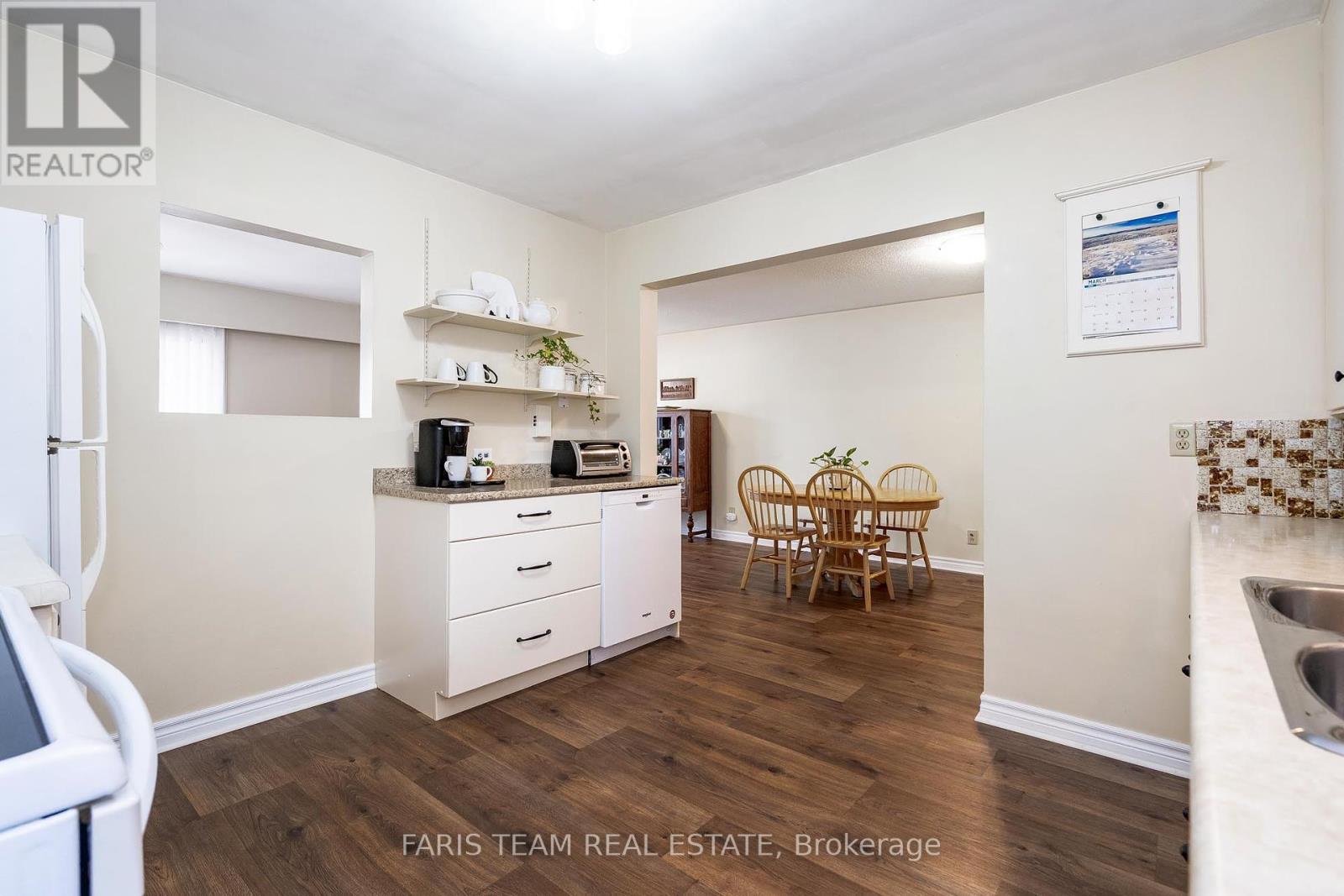 366 Mississaga Street W, Orillia, Ontario  L3V 3C3 - Photo 4 - S12150350