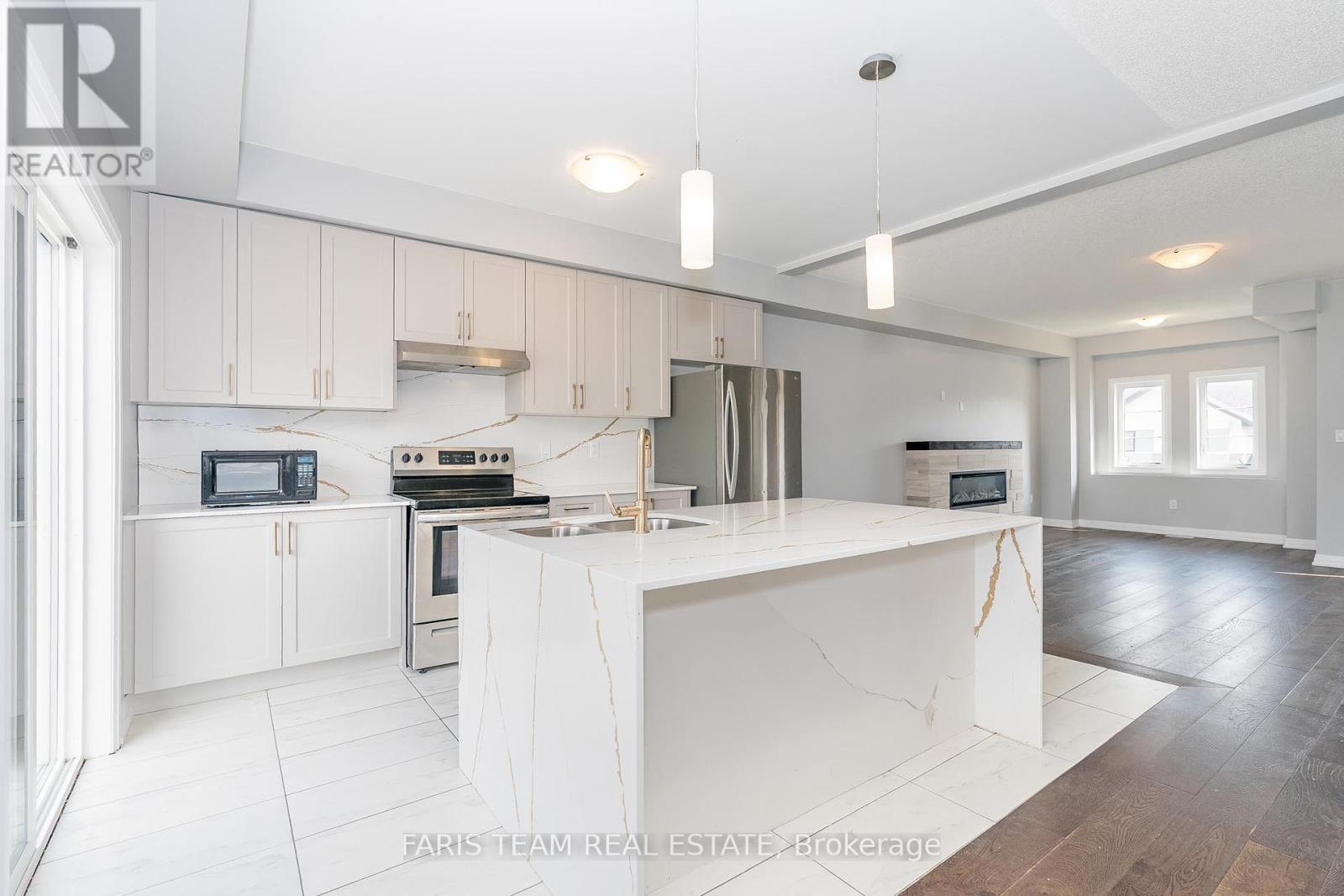 Property at 43 LAHEY CRESCENT image 4
