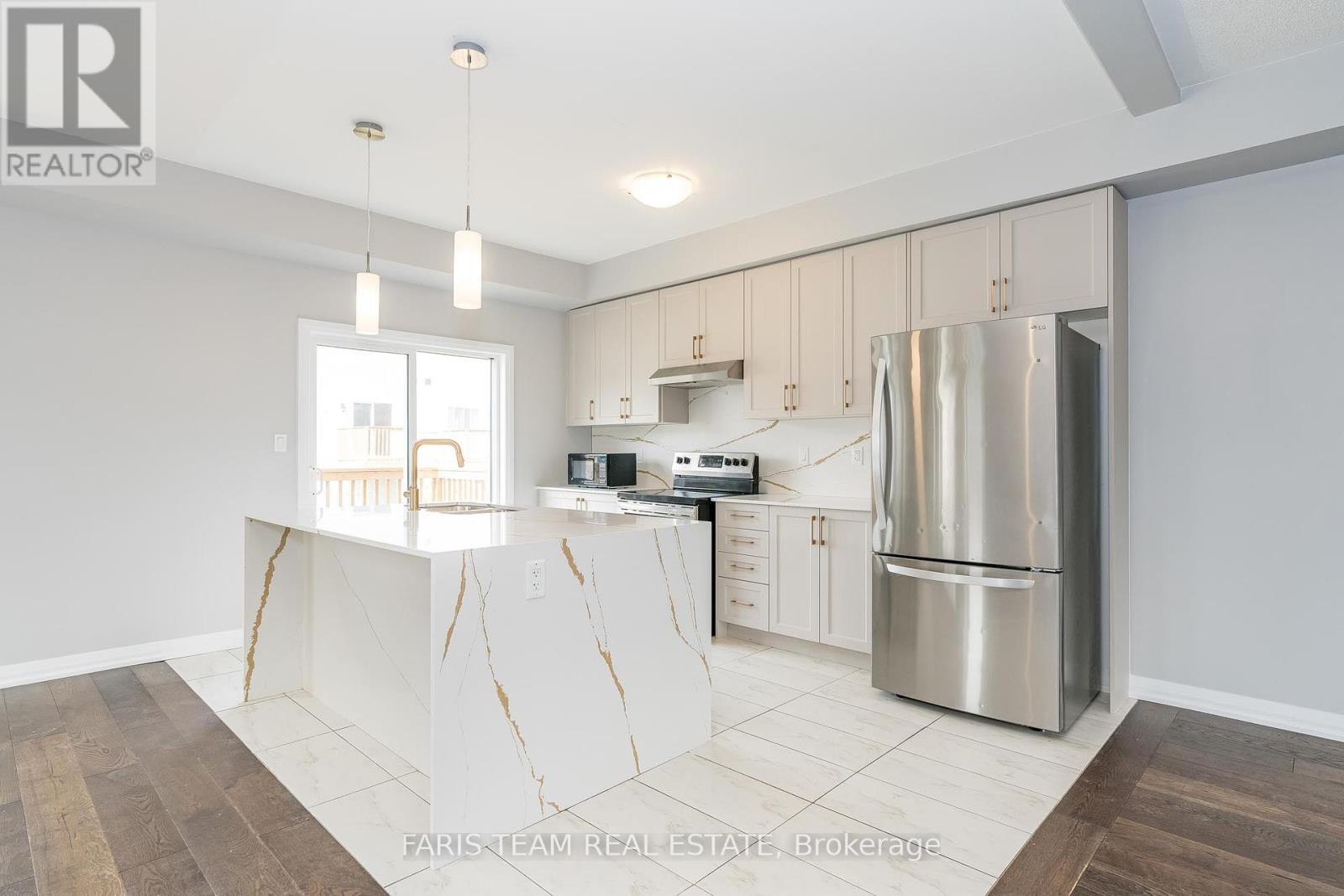 43 Lahey Crescent, Penetanguishene, Ontario  L9M 0W1 - Photo 8 - S12150456
