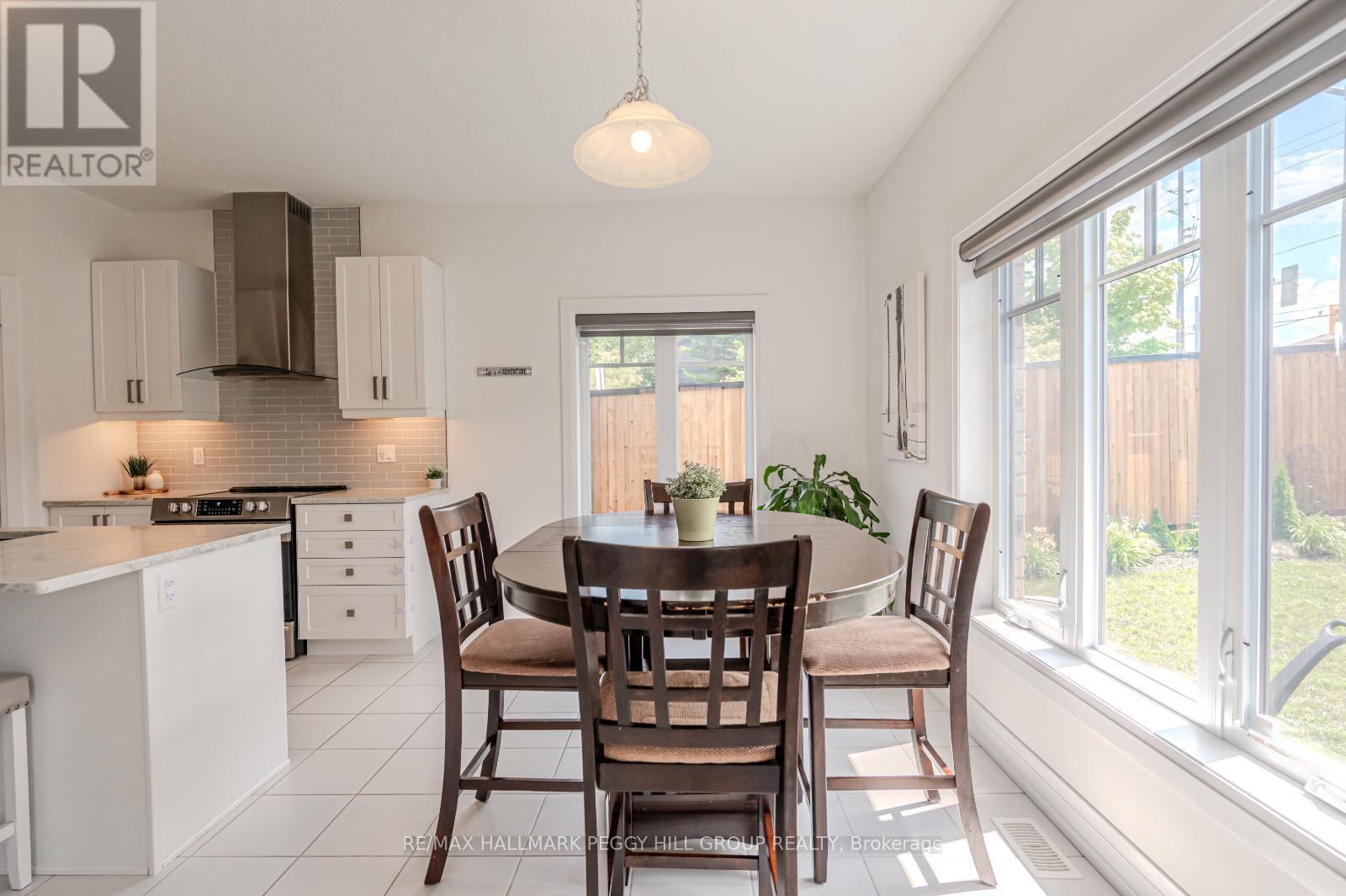45 Pennell Drive, Barrie, Ontario  L4N 6H2 - Photo 8 - S12150497