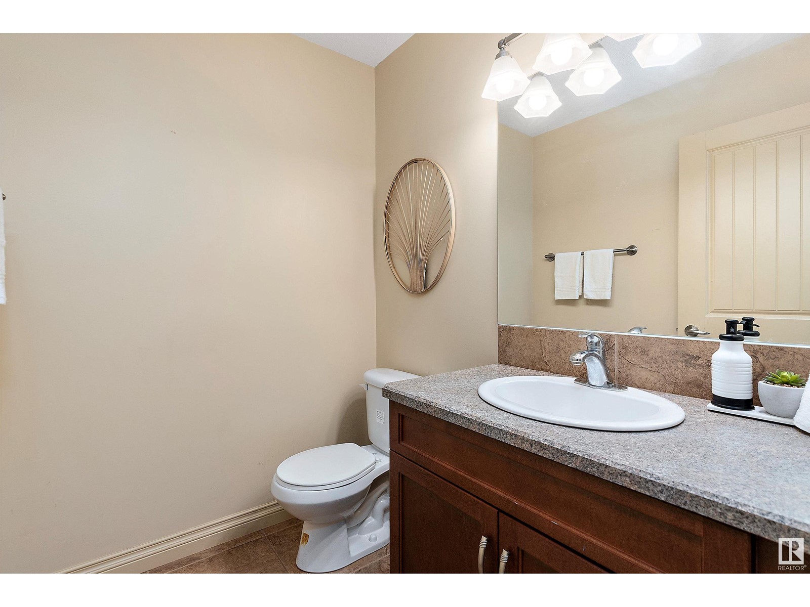 Property at 23 BIRCHMONT CR image 4