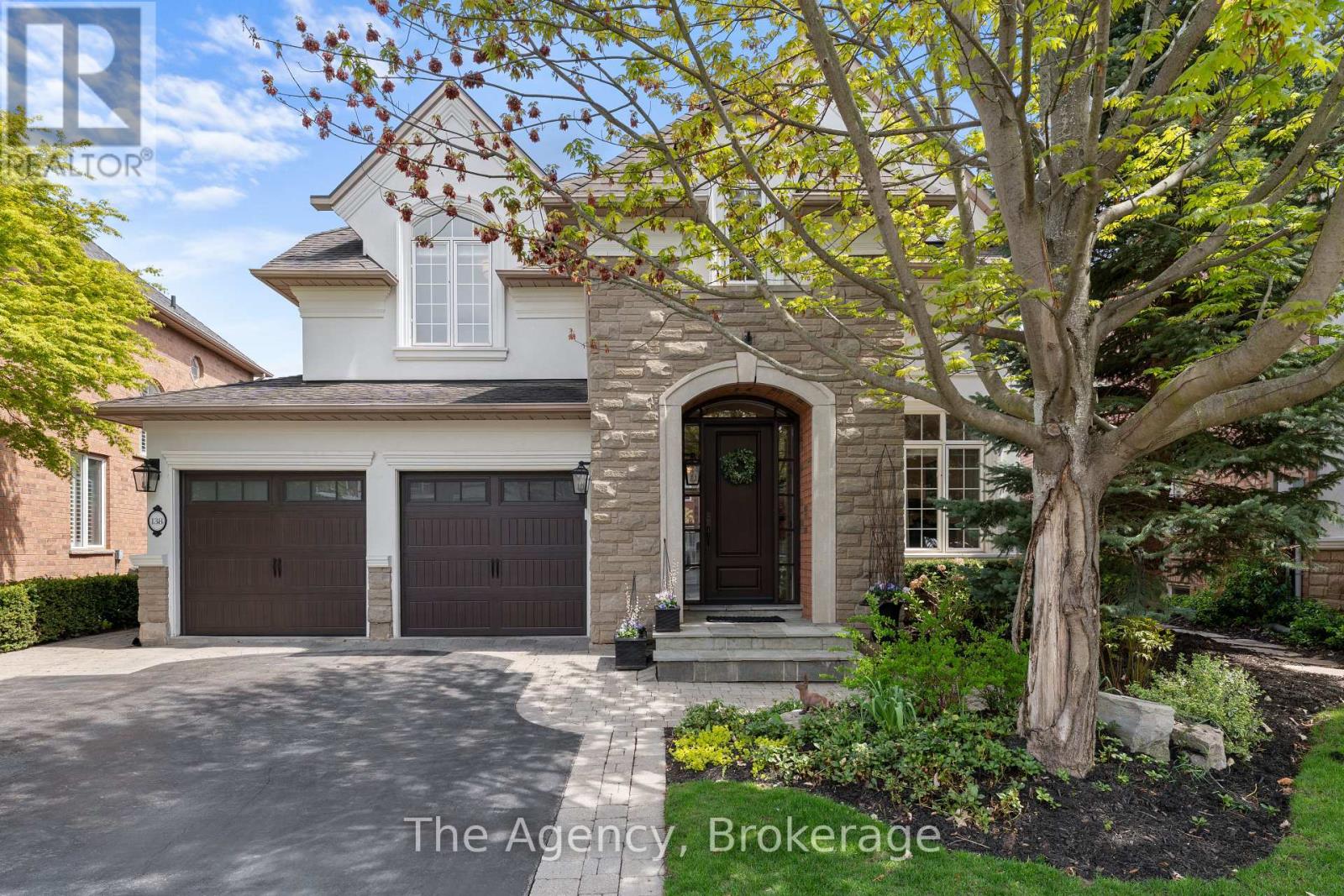 138 TAWNY CRESCENT, oakville (br bronte), Ontario