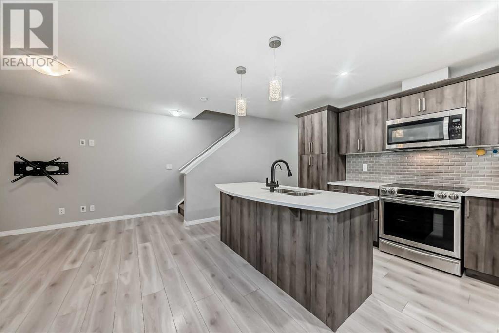 1526 Carrington Boulevard Nw, Calgary, Alberta  T3P 1N5 - Photo 3 - A2220984
