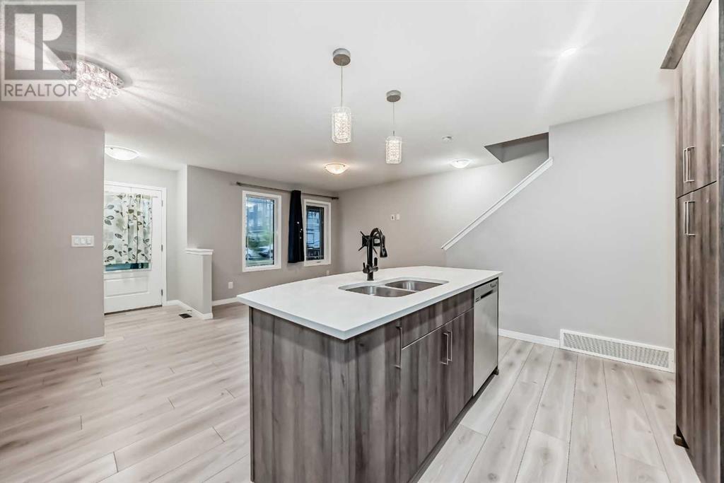 1526 Carrington Boulevard Nw, Calgary, Alberta  T3P 1N5 - Photo 4 - A2220984